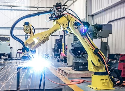 工業(yè)自動(dòng)化機(jī)器人技術(shù)重要性正被廣泛應(yīng)用(圖1)