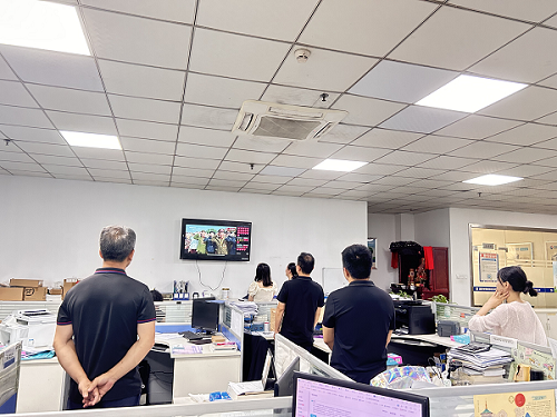 ?藤倉自動化組織全體人員觀看80周年閱兵(圖1)