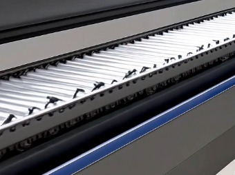 移動(dòng)式輸送機(jī)的同步輸送與碰撞防護(hù)策略如何實(shí)現(xiàn)？